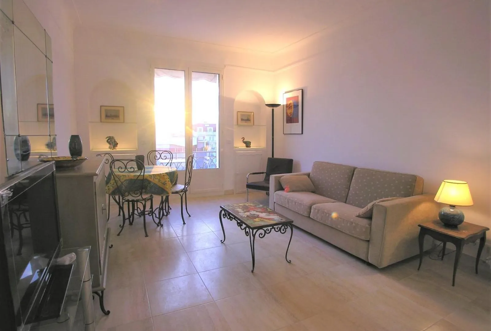 Apartment Palais Miramar - Suite & G17 - Vue Mer - Croisette Emplacement Unique -20 Plage - Wifi - Clim Cannes